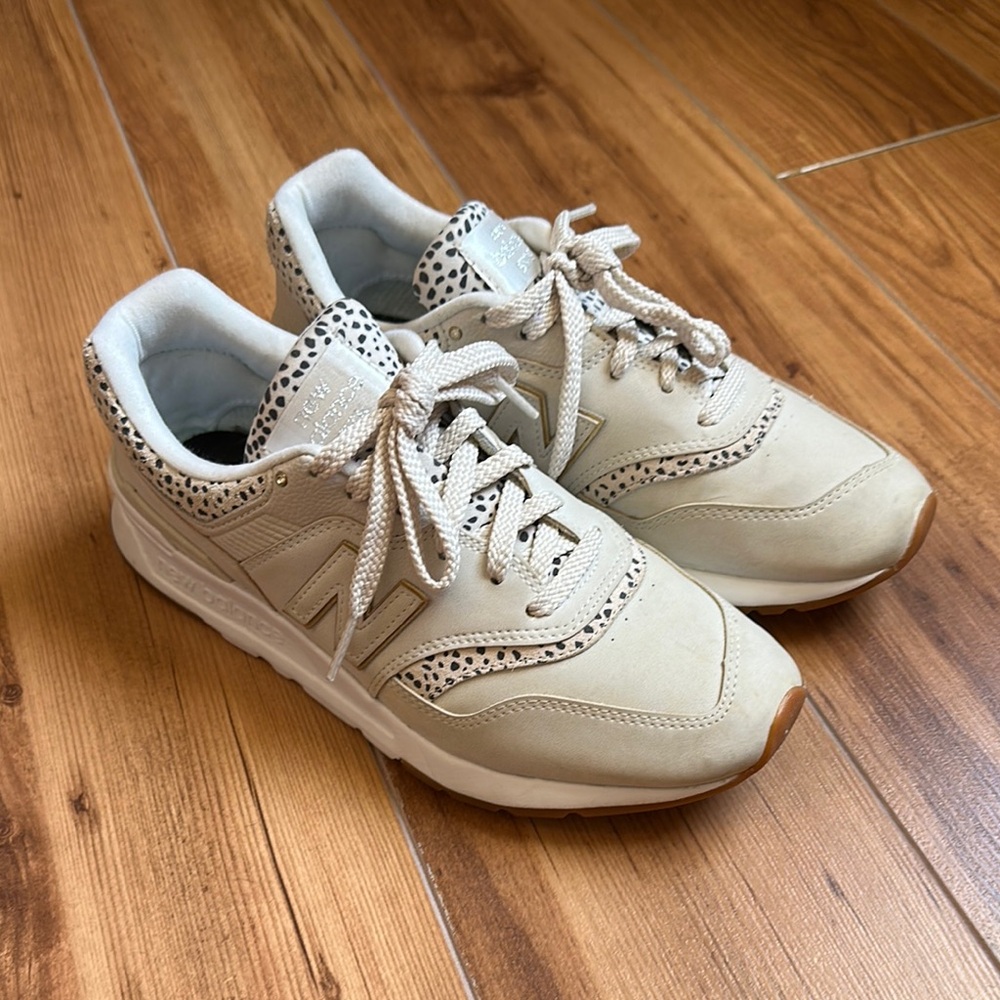 New Balance 997H Beige Sneakers
